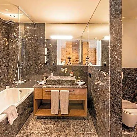 Skilodge Oberlech Panzió 4*