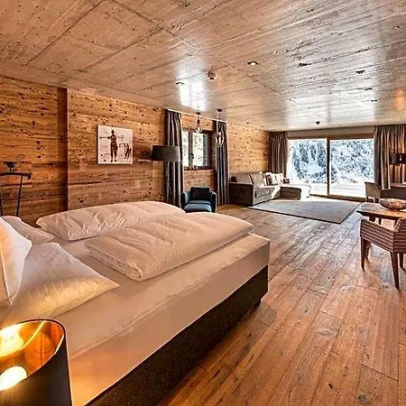 Skilodge Oberlech Panzió