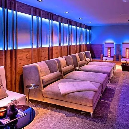 Skilodge Oberlech