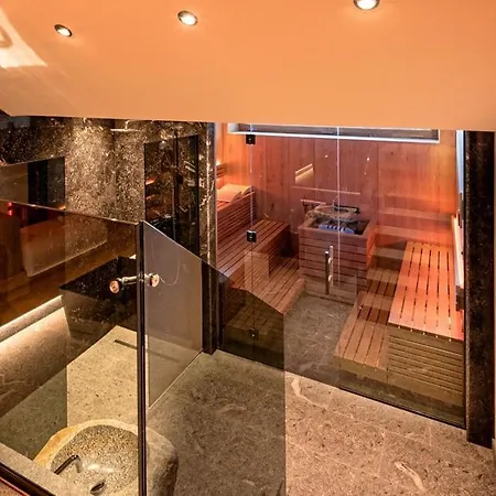 Skilodge Oberlech Bed and Breakfast 4*